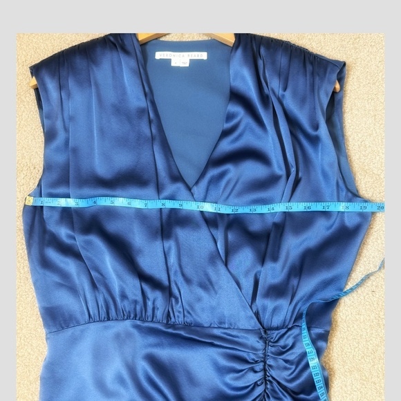 Veronica Beard Casela Dress Stretch Silk Sleeveless Blue Ruched Front Slit Sz 8 - Picture 9 of 16